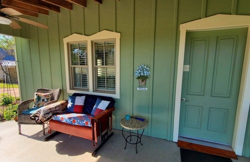 Fredericksburg Cottage | Private Luxury, Views, Nature, German History And Texas Hospitality!