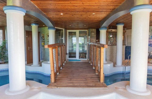 District XXII Villa | Private Luxury VILLA with indoor pool and panorama