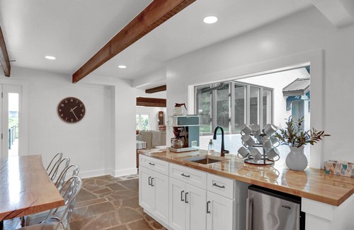 Newport House | Private, modern home with river view, on 48 acres