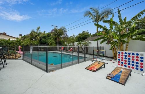 Anaheim Colony Historic District House | Private Pool Home- Near Disney - Fun Home