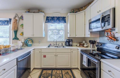 Crystal Beach Cottage | Private Pool, Small pets welcome, walk to beach, bikes and golf cart included