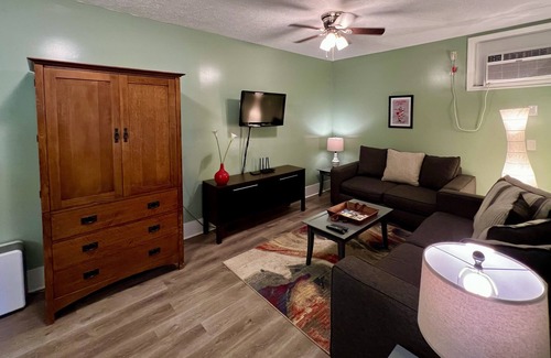Nashville Cottage | Private, Quiet, Cottage Retreat 10 minutes to downtown Nashville