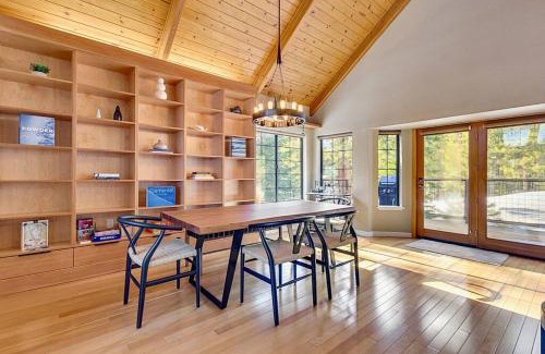 Kings Beach Ski Chalet | Private Ski, Lake & Golf Chalet! Walk to Lake