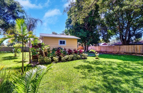 Largo Cottage | Private Surf Shack Less Than 5 Minutes to Indian Rocks BeachnBikes Included!