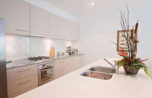 Port Douglas Villa | Private,tranquil, secure and 3 minute flat walk to Four Mile beach