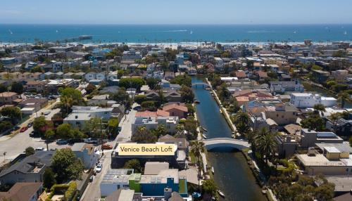 Venice Canals House | Private Venice Beach Loft - Steps to the Beach & Canals