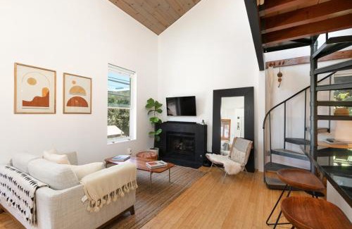 Venice Canals House | Private Venice Beach Loft - Steps to the Beach & Canals
