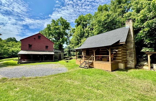 Dandridge Cabin | Private Waterfalls on 3 Acres. A Creekside Smoky Mtn Retreat - Read Our Reviews!