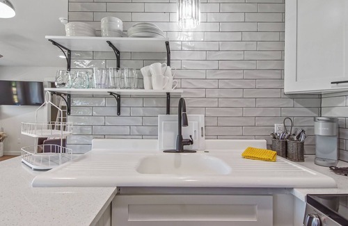 Drummond And Ware Cottage | Private - Waterfront Cottage - Panama City, FL
