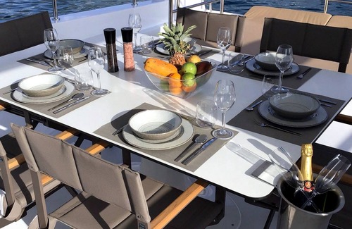 Hulhumale Boat Rental | Private Yacht Charter on Full Board