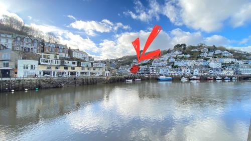 West Looe Apartment | "PROSPECT HOUSE" - TWO PRIVATE APARTMENTS in this 17th CENTURY COTTAGE - Apartment 2 has a KIDS CABIN BUNK ROOM - Book both apartments for ONE LARGE HOUSE with Connecting Door In Lobby - PUBLIC PARKING OUTSIDE