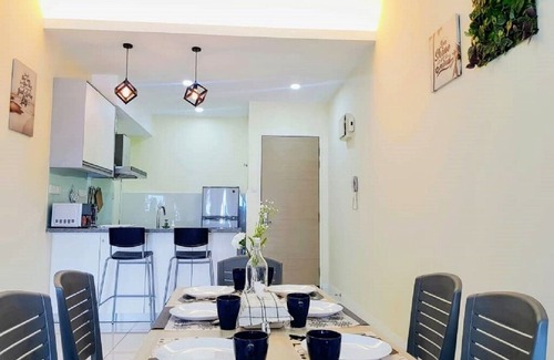 Bandar Puchong Jaya Apartment | Puchong Skypod 10 Pax IOI Mall Cozy Apartment