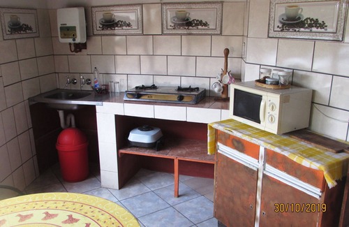 Thorny Bush Game Reserve House | Pure Wilderness in Amanzimlotzi Riverside Bush Bungalow in Limpopo, Kruger Park