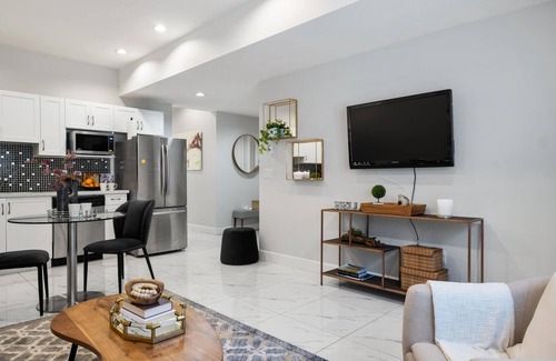 Willoughby House | Quaint 2 Bedrooms and Sofa Bed Suite
