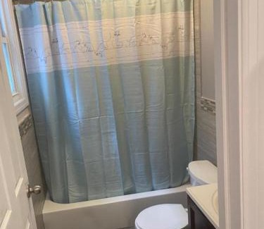 Ampere House | Quaint and Relaxing Room