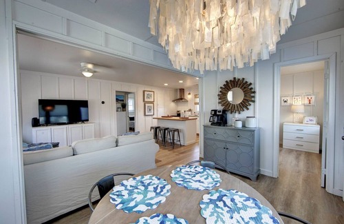 Avon Cottage | Quaint Waterfront Cottage. Quick walk to the beach