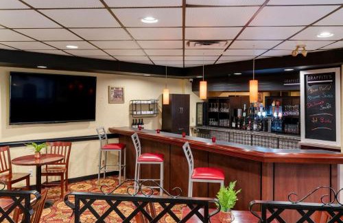Anjou Hotel | Quality Inn and Suites Montreal East