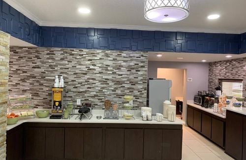 Albany Hotel | Quality Inn at Albany Mall