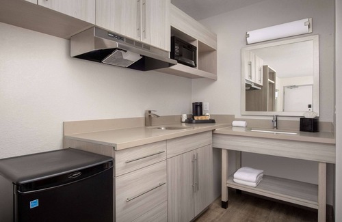Atlantic Beach Hotel | Quality Inn Atlantic Beach - Mayo Clinic Jax Area