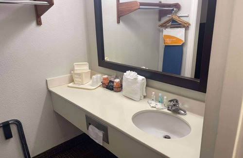 Dalton Hotel | Quality Inn Dalton Central