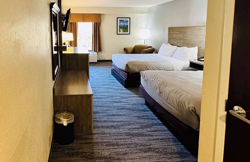 Danville Hotel | Quality Inn Danville - University Area