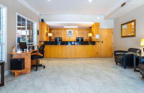 Downtown Victoria Hotel | Quality Inn Downtown Inner Harbour