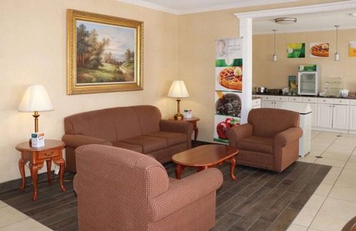 Evansville Hotel | Quality Inn East