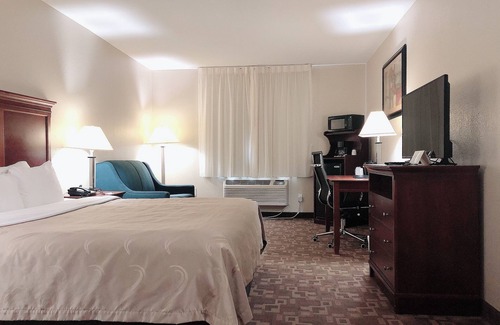 Topeka Hotel | Quality Inn I-70 at Wanamaker