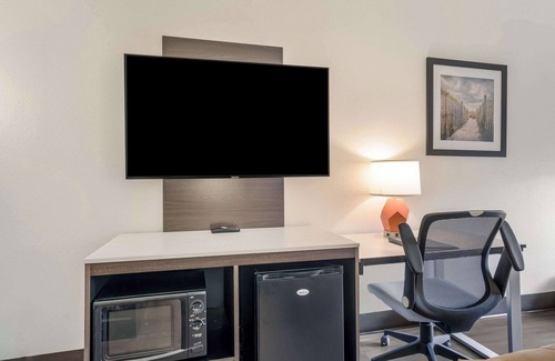 Jacksonville Hotel | Quality Inn Jacksonville near Camp Lejeune