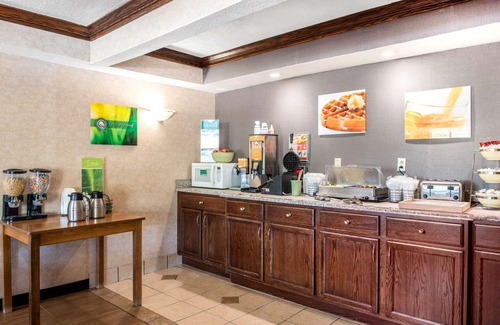 Meadville Hotel | Quality Inn Meadville