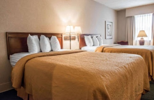 Oakdale Hotel | Quality Inn Pittsburgh Airport