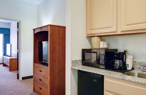 Del Valle Hotel | Quality Inn & Suites Airport