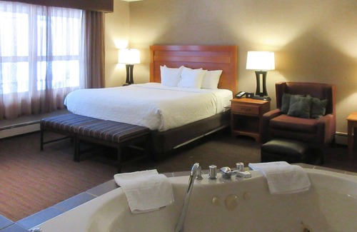 Detroit Lakes Hotel | Quality Inn & Suites Detroit Lakes