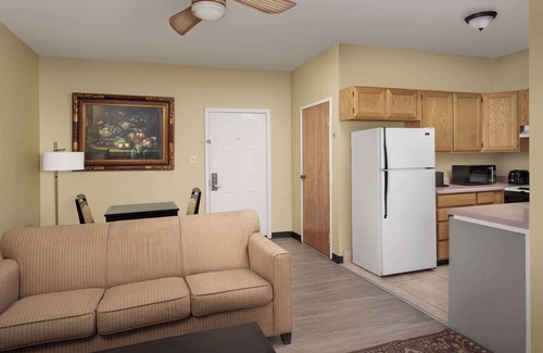 Allison Hotel | Quality Inn & Suites Gallup I-40 Exit 20