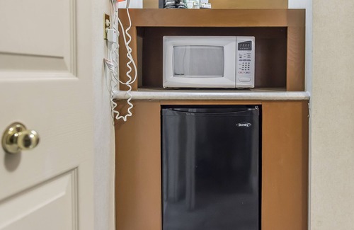 District des Promenades Hotel | Quality Inn & Suites Gatineau