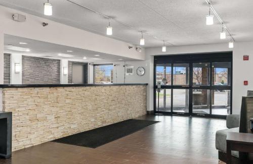 East Bloomington Hotel | Quality Inn & Suites Mall of America - MSP Airport