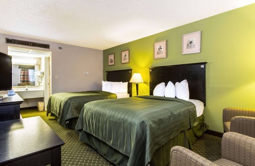 Quad Cities Hotel | Quality Inn & Suites Moline - Quad Cities