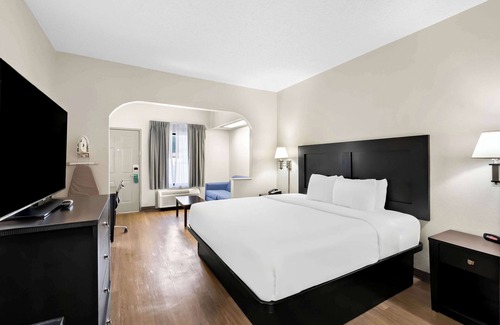 Monticello Hotel | Quality Inn & Suites Monticello