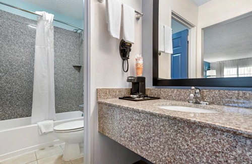 Eufaula Hotel | Quality Inn & Suites near Lake Eufaula