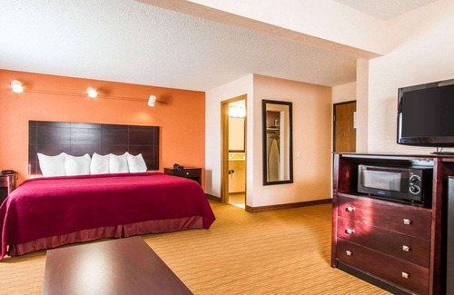 Ottumwa Hotel | Quality Inn & Suites Ottumwa North