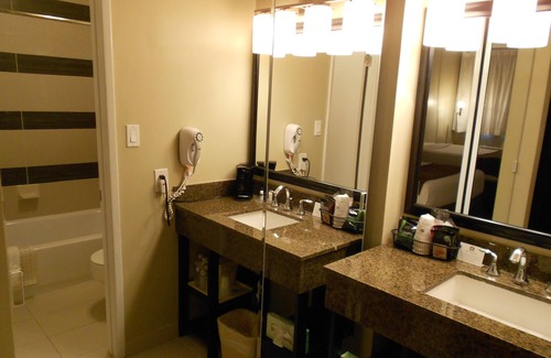 Youngtown Hotel | Quality Inn & Suites Phoenix NW - Sun City
