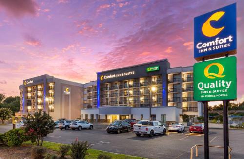 Pine Forest Hotel | Quality Inn & Suites Spring Lake - Fayetteville near Fort Bragg
