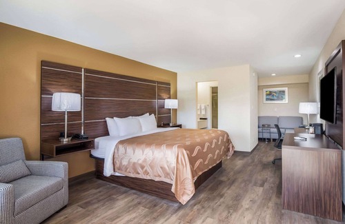 Suffolk Hotel | Quality Inn & Suites Suffolk West