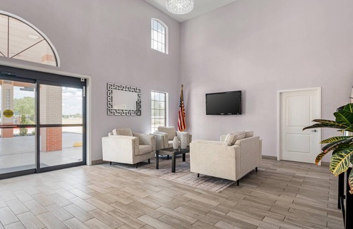 New Boston Hotel | Quality Inn & Suites