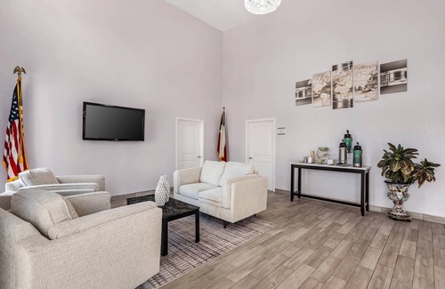 New Boston Hotel | Quality Inn & Suites