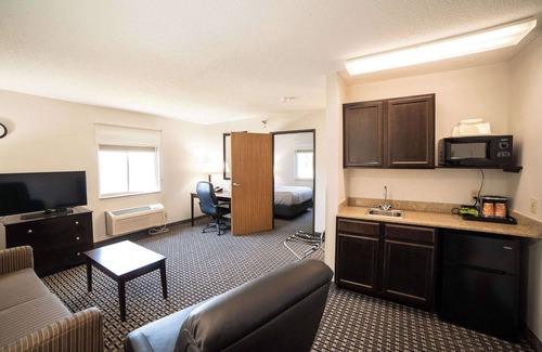 Watertown Hotel | Quality Inn & Suites Watertown near Prairie Lakes Ice Arena