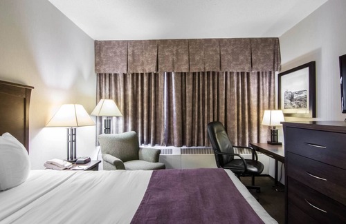 Yellowknife Hotel | Quality Inn & Suites Yellowknife