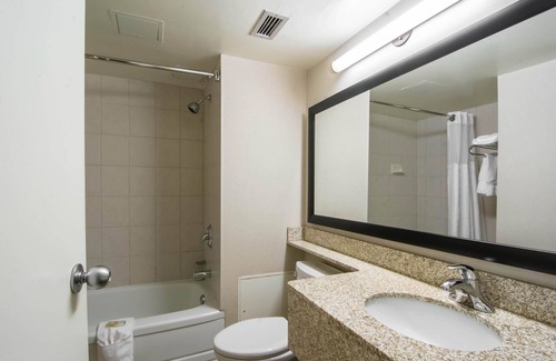 Yellowknife Hotel | Quality Inn & Suites Yellowknife
