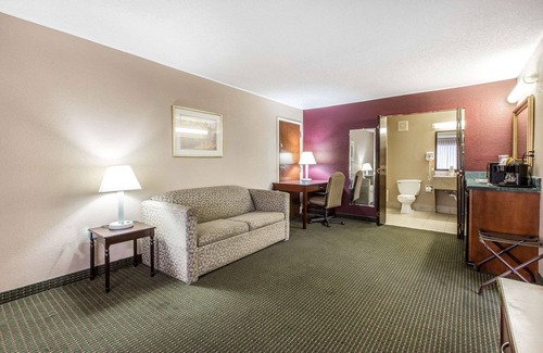 Tifton Hotel | Quality Inn Tifton