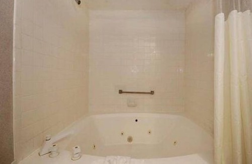 Tifton Hotel | Quality Inn Tifton